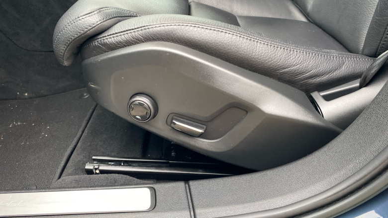 Volvo V60 2.0 T6 [350] Recharge PHEV Plus Dark 5dr AWD Auto Estate